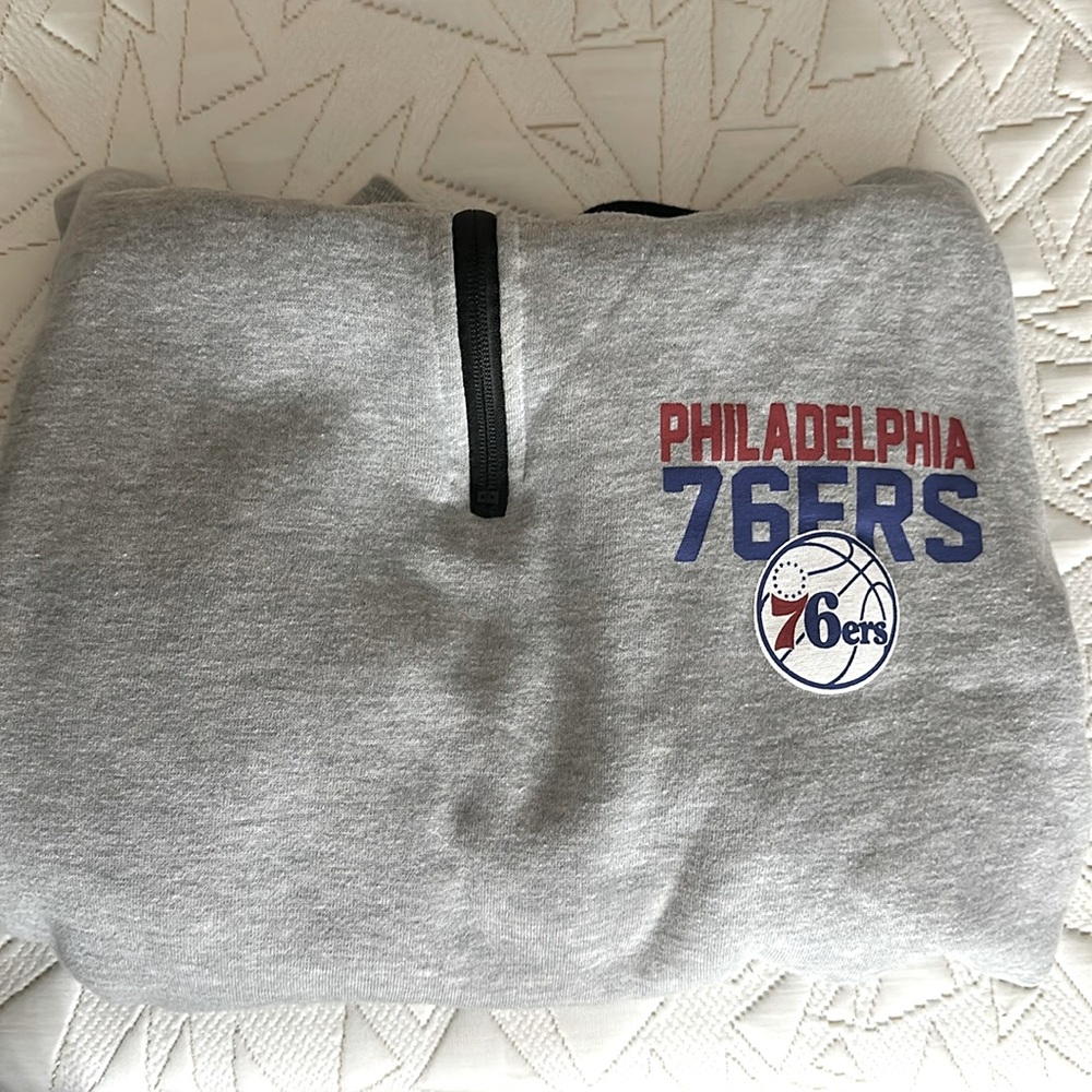 Cropped Philadelphia 76ers Hoodie